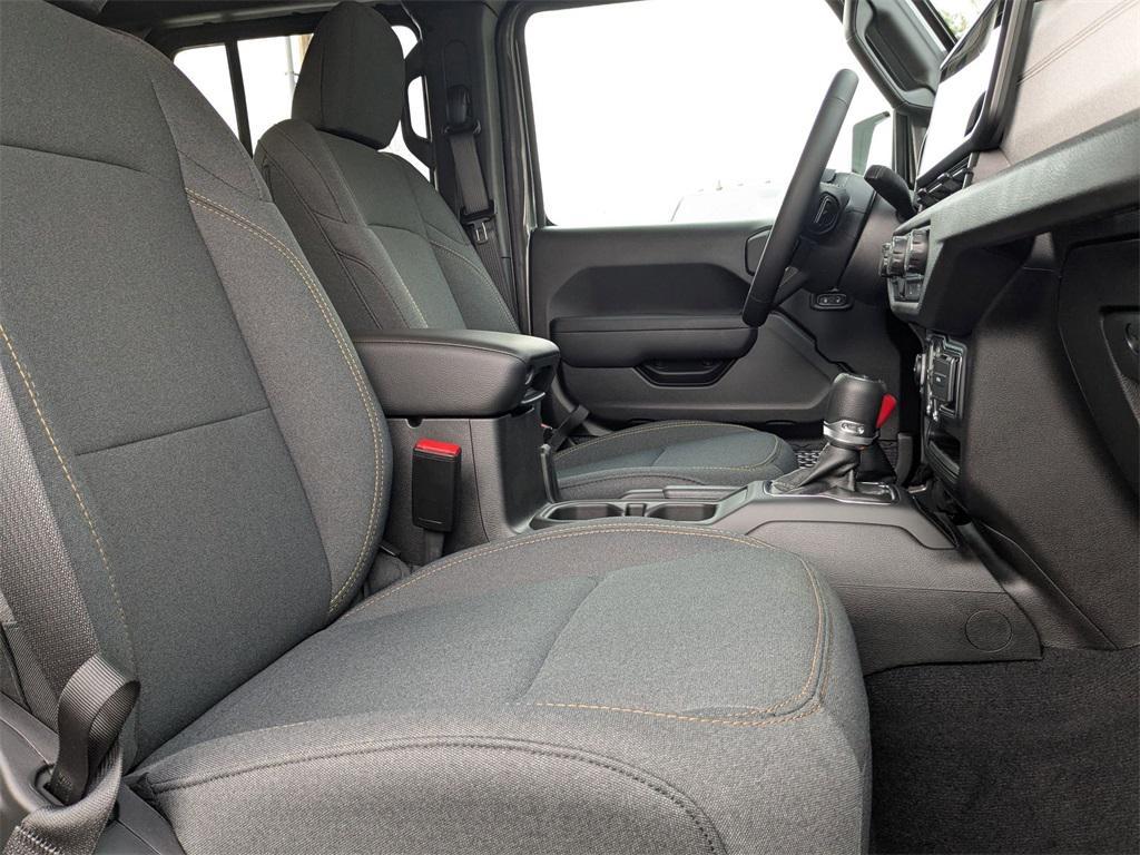 new 2025 Jeep Gladiator car, priced at $38,999