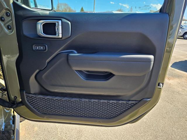 new 2025 Jeep Gladiator car, priced at $44,743