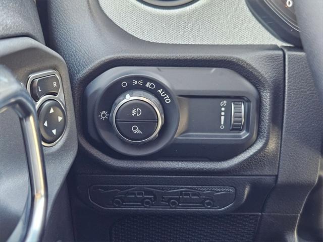 new 2025 Jeep Gladiator car, priced at $44,743