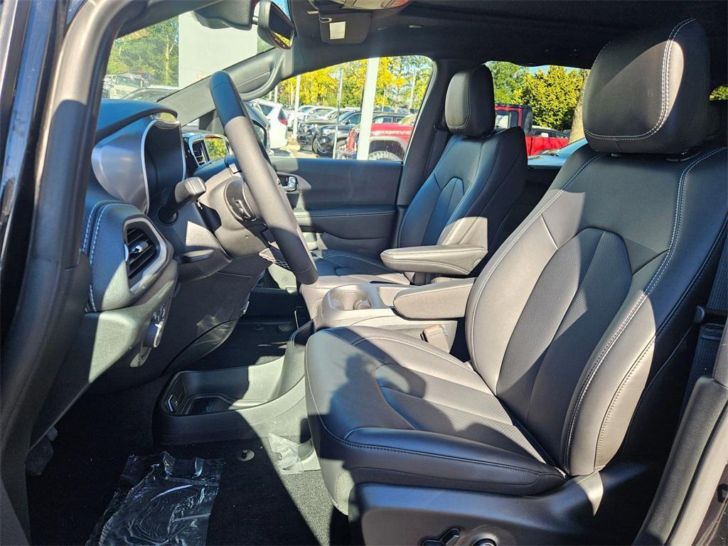 new 2026 Chrysler Pacifica car, priced at $40,999