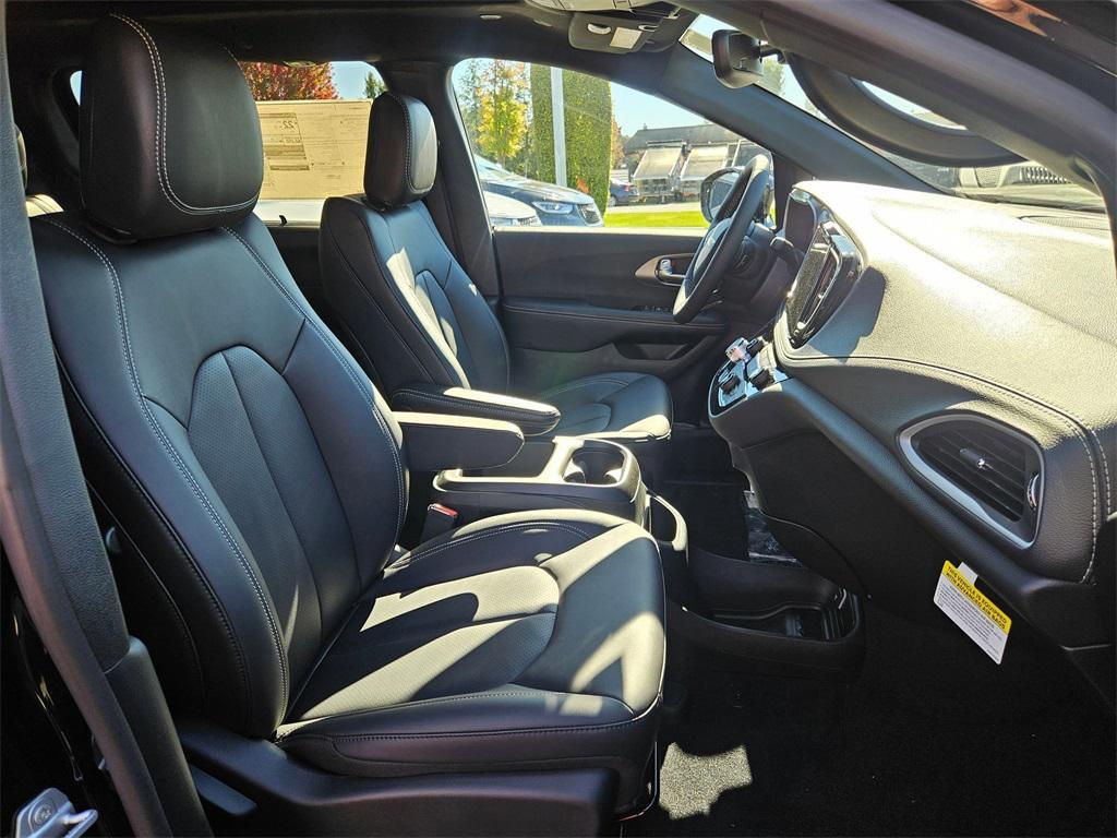 new 2026 Chrysler Pacifica car, priced at $40,999