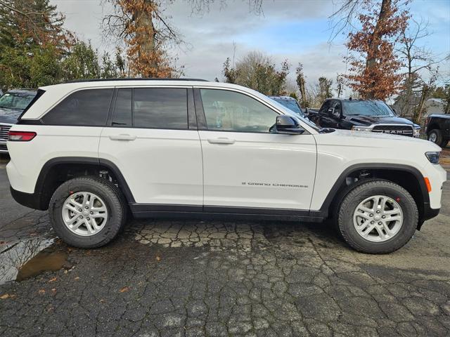 new 2025 Jeep Grand Cherokee car, priced at $35,993