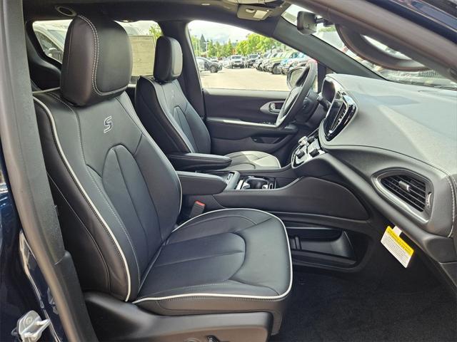 new 2025 Chrysler Pacifica Hybrid car, priced at $45,493