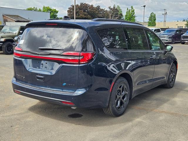 new 2025 Chrysler Pacifica Hybrid car, priced at $45,493