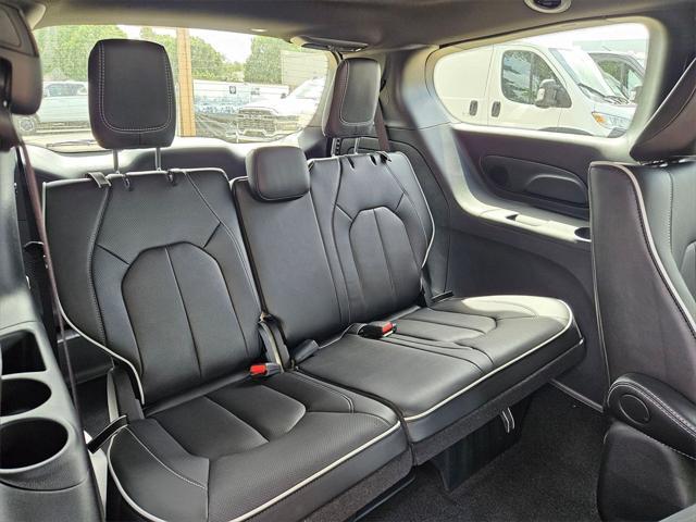 new 2025 Chrysler Pacifica Hybrid car, priced at $45,493