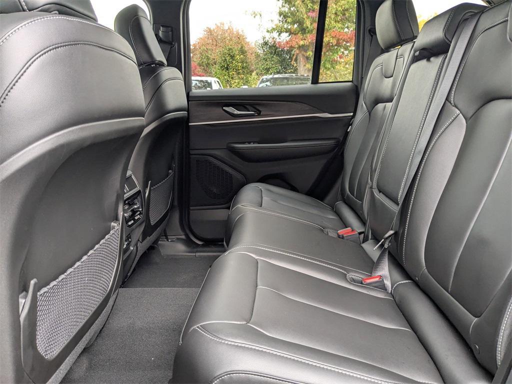 new 2025 Jeep Grand Cherokee car, priced at $47,993