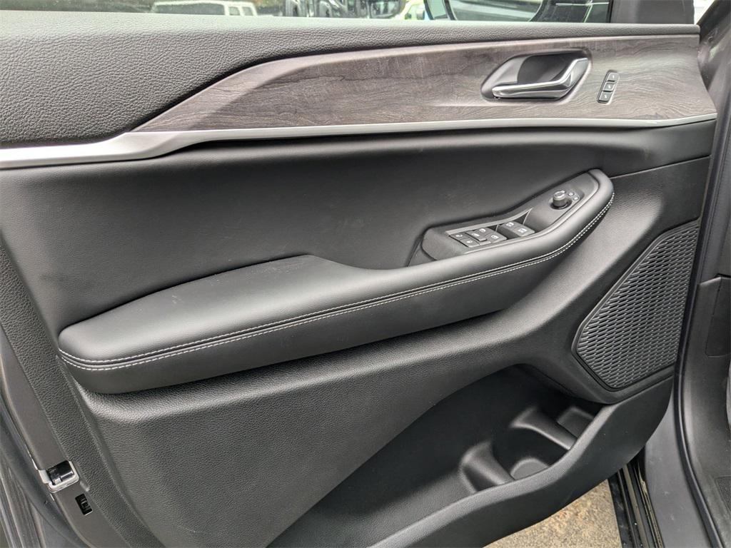 new 2025 Jeep Grand Cherokee car, priced at $47,993