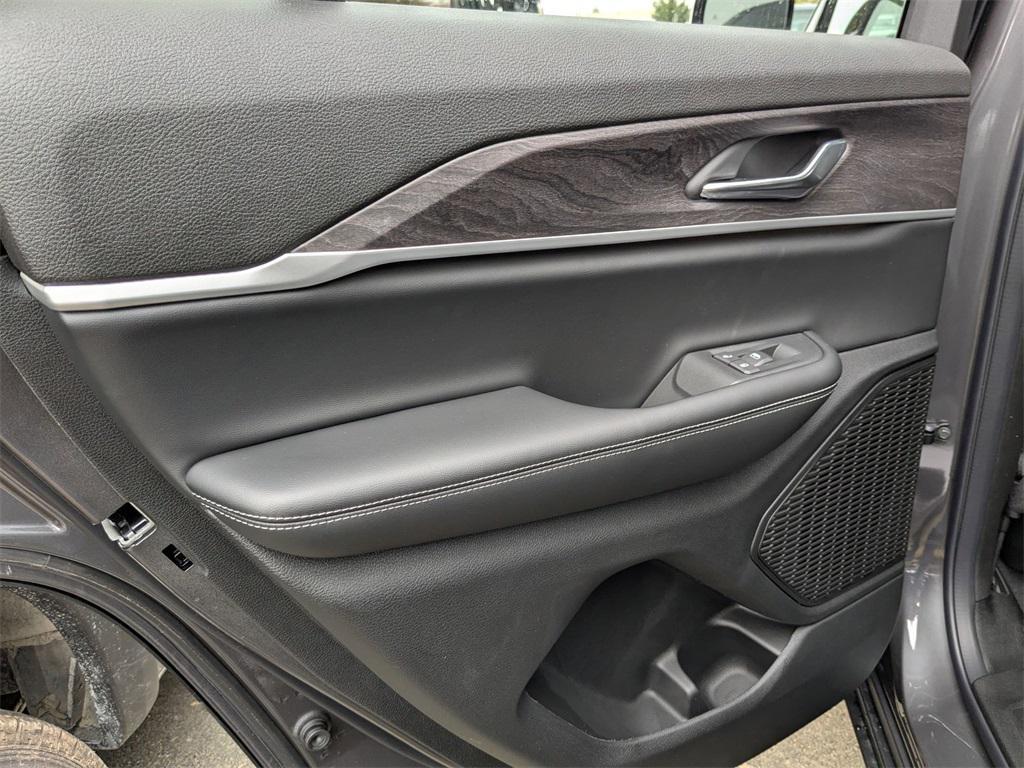 new 2025 Jeep Grand Cherokee car, priced at $47,993