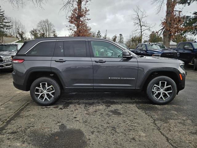 new 2025 Jeep Grand Cherokee car, priced at $40,493