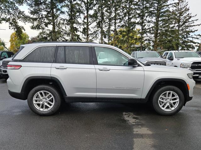 new 2025 Jeep Grand Cherokee car, priced at $39,993