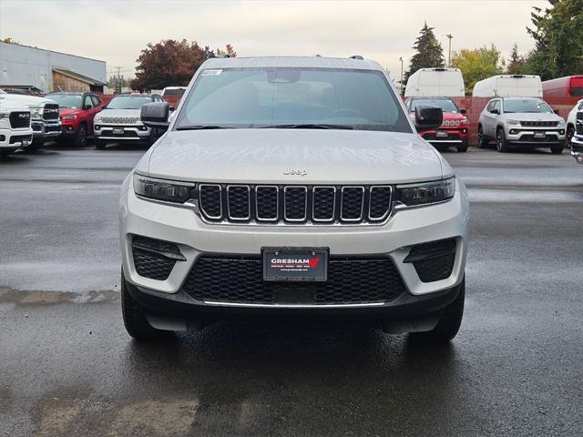 new 2025 Jeep Grand Cherokee car, priced at $39,993