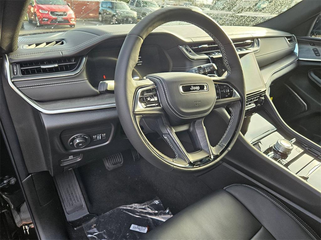 new 2025 Jeep Grand Cherokee car, priced at $56,493