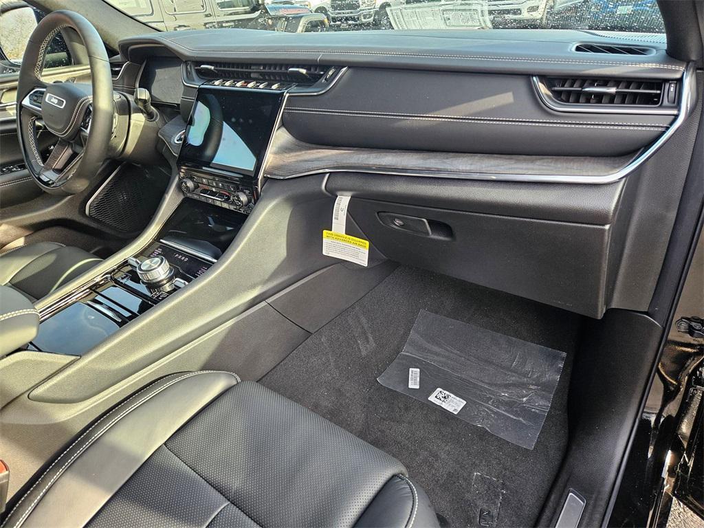 new 2025 Jeep Grand Cherokee car, priced at $56,493