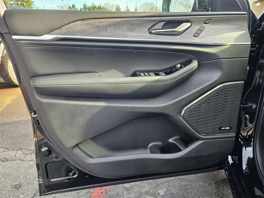 new 2025 Jeep Grand Cherokee car, priced at $56,493