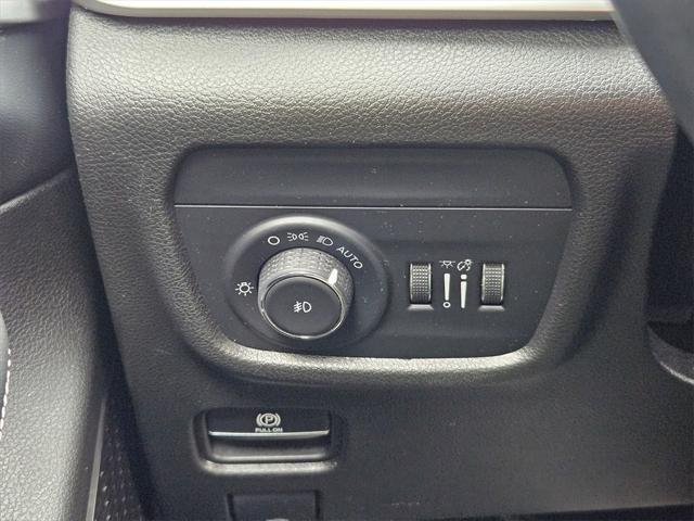 used 2022 Jeep Grand Cherokee car, priced at $29,993