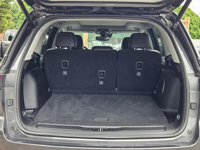 used 2022 Jeep Grand Cherokee car, priced at $29,993