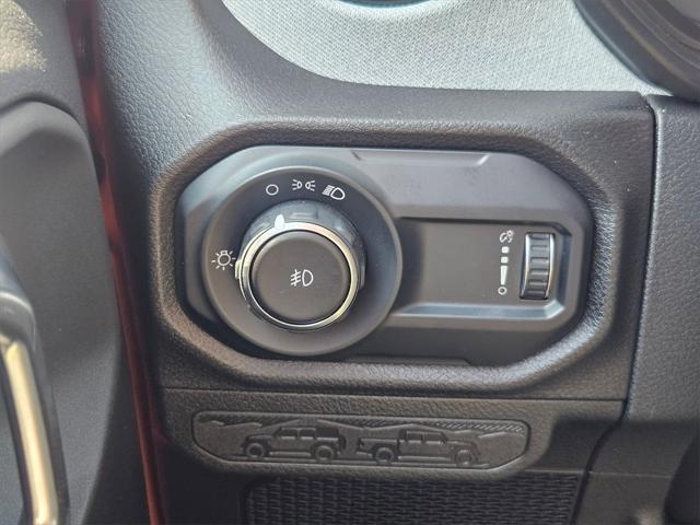 new 2025 Jeep Wrangler car, priced at $34,003