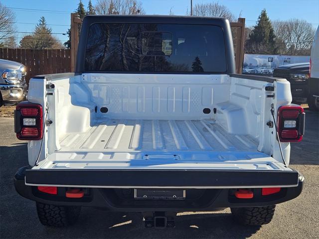 new 2025 Jeep Gladiator car, priced at $47,993