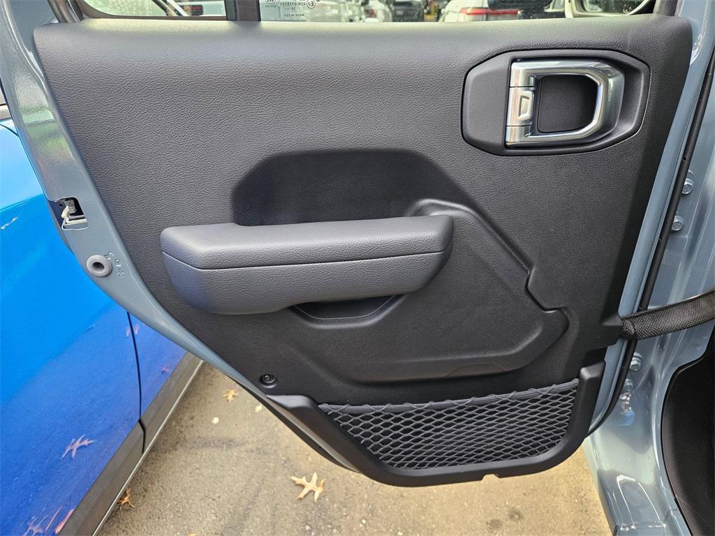 new 2025 Jeep Gladiator car, priced at $42,499