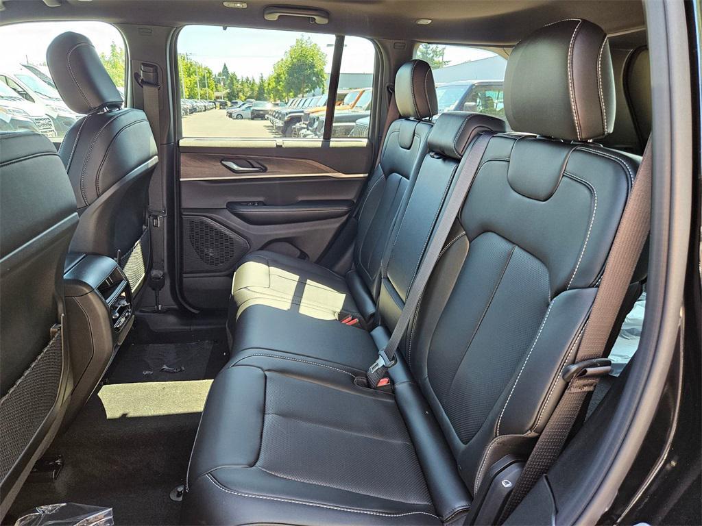 new 2025 Jeep Grand Cherokee car, priced at $45,743