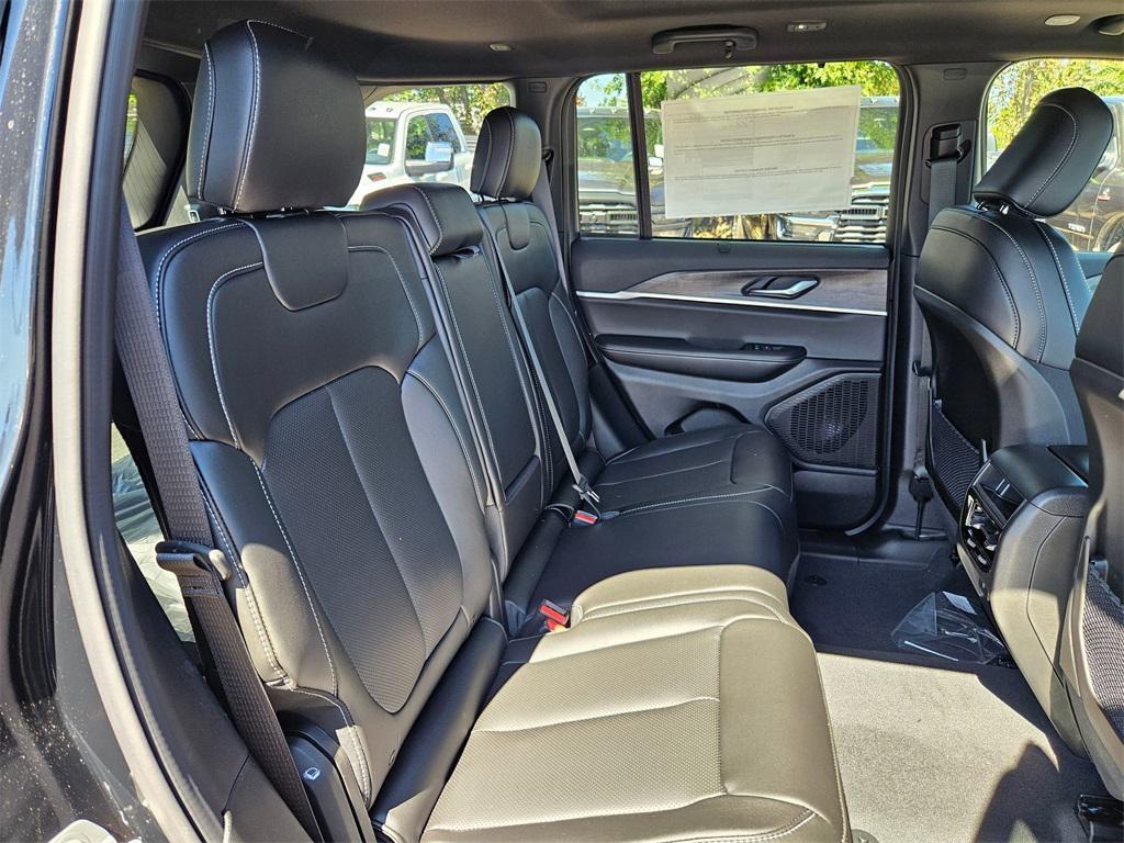 new 2025 Jeep Grand Cherokee car, priced at $45,743