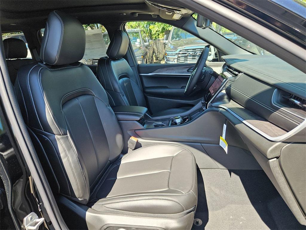 new 2025 Jeep Grand Cherokee car, priced at $45,743