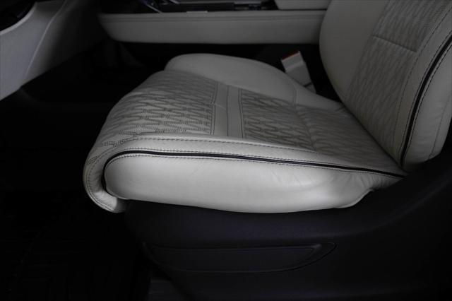 used 2021 Lincoln Navigator car, priced at $50,919