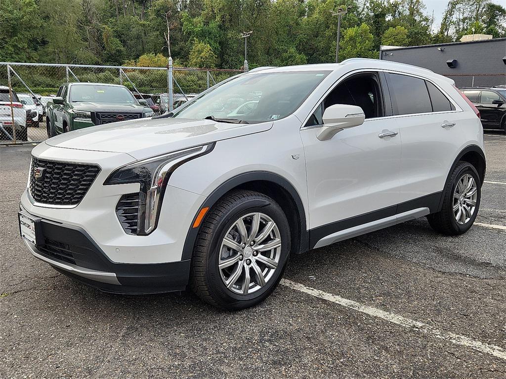 used 2022 Cadillac XT4 car, priced at $30,000