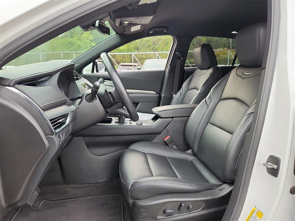 used 2022 Cadillac XT4 car, priced at $30,000