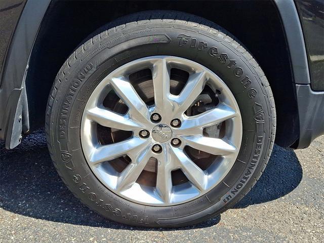 used 2015 Jeep Cherokee car, priced at $12,987
