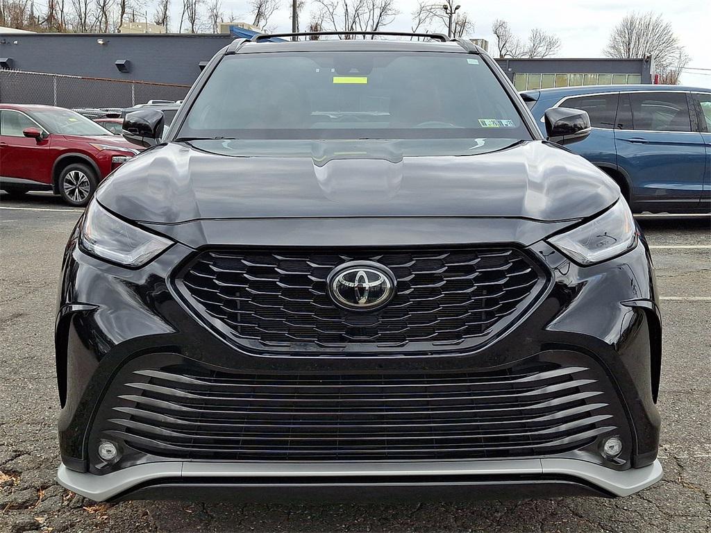 used 2023 Toyota Highlander car, priced at $38,800