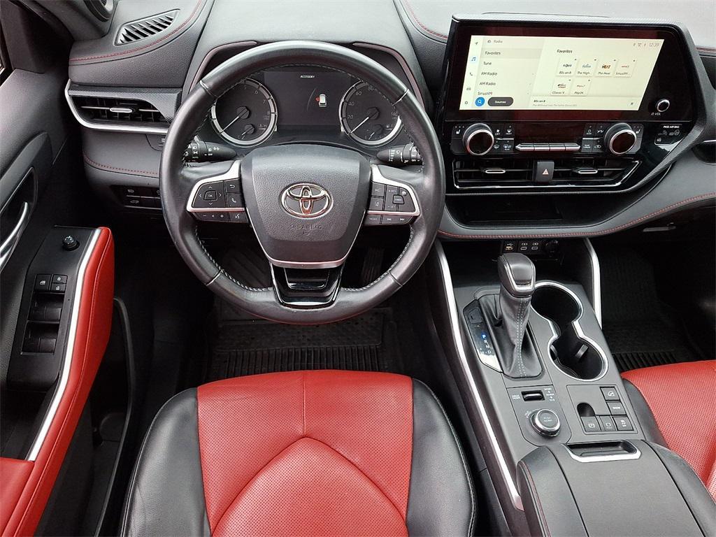 used 2023 Toyota Highlander car, priced at $38,800