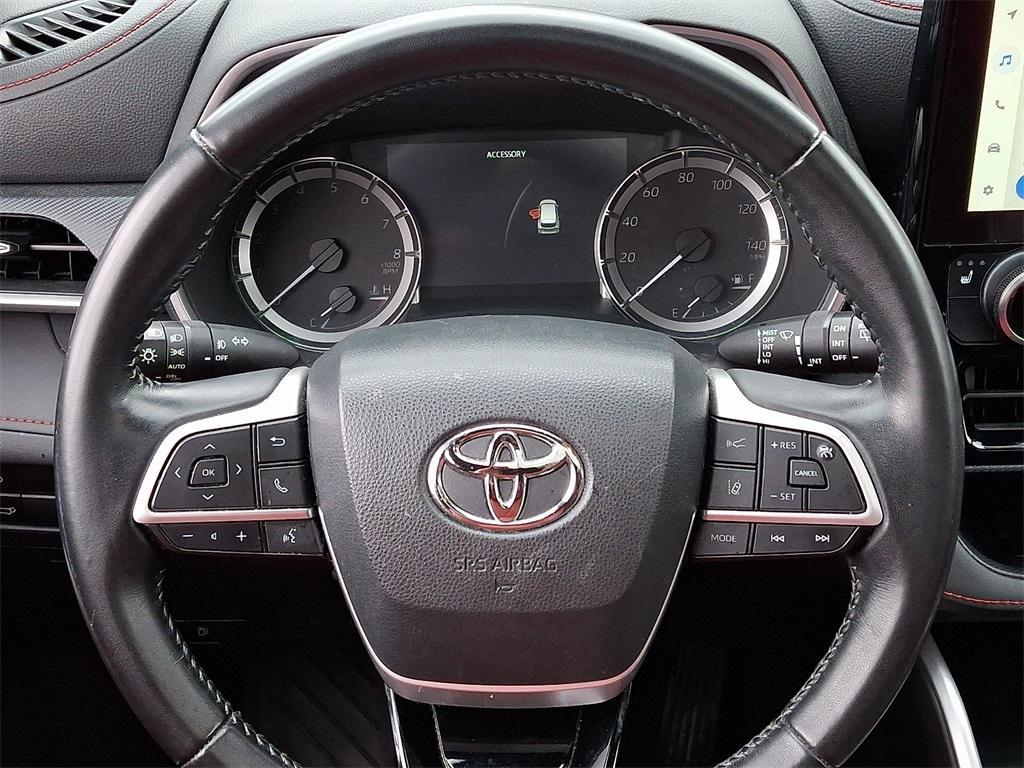 used 2023 Toyota Highlander car, priced at $38,800