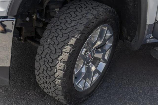 used 2018 GMC Sierra 1500 car, priced at $32,800