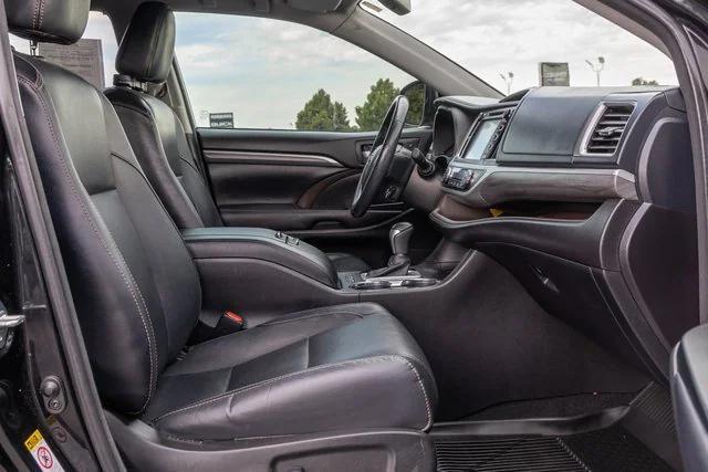 used 2017 Toyota Highlander car, priced at $28,500