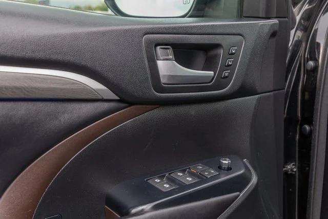 used 2017 Toyota Highlander car, priced at $28,500