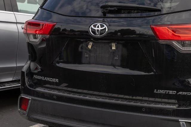used 2017 Toyota Highlander car, priced at $28,451