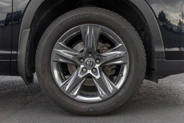 used 2017 Toyota Highlander car, priced at $28,500