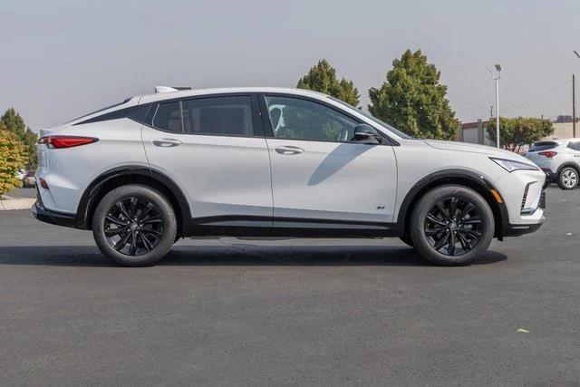 new 2025 Buick Envista car, priced at $28,780