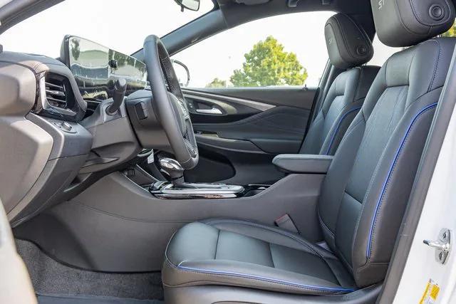new 2025 Buick Envista car, priced at $28,780