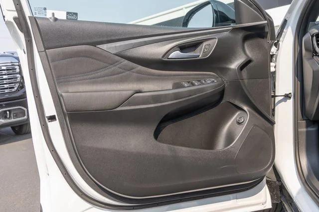 new 2025 Buick Envista car, priced at $28,780