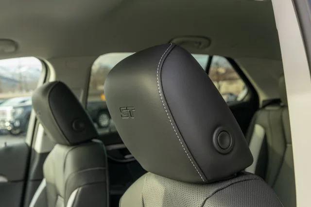 new 2025 Buick Envision car, priced at $42,240