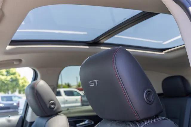 used 2023 Buick Envision car, priced at $34,500