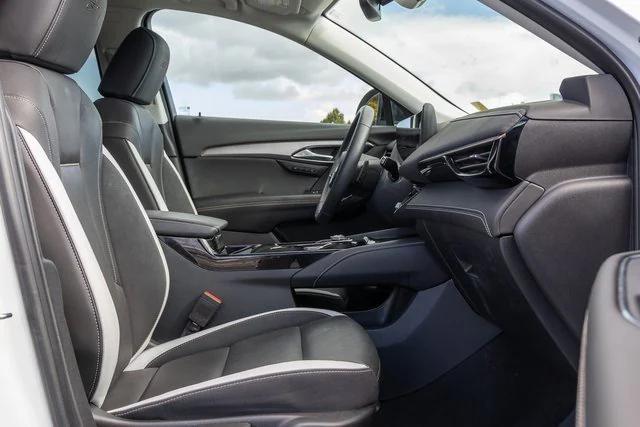used 2025 Buick Envision car, priced at $35,900