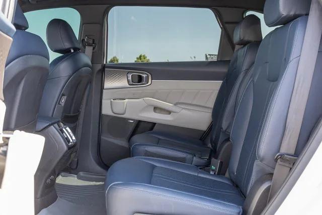used 2022 Kia Sorento Plug-In Hybrid car, priced at $30,900