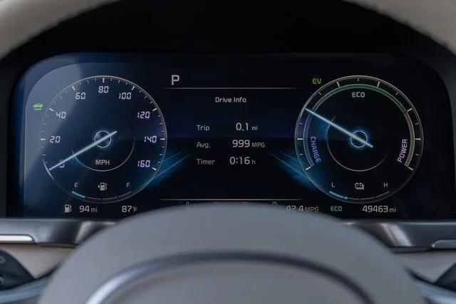 used 2022 Kia Sorento Plug-In Hybrid car, priced at $30,900