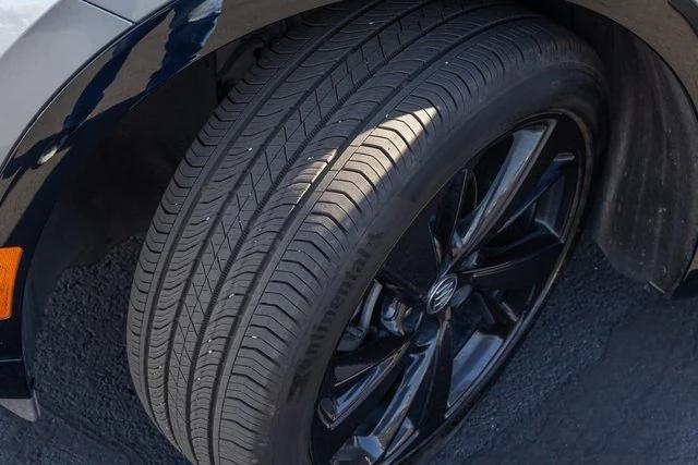 used 2025 Buick Envision car, priced at $35,500