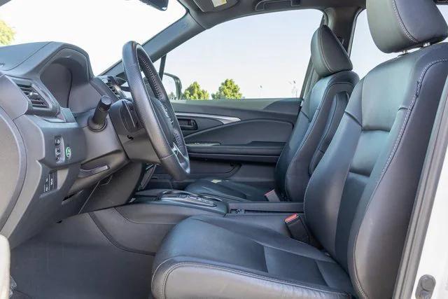 used 2023 Honda Passport car, priced at $28,900