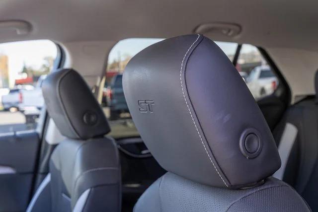 used 2025 Buick Envision car, priced at $30,900