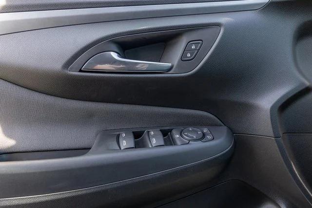 new 2025 Buick Envista car, priced at $26,285